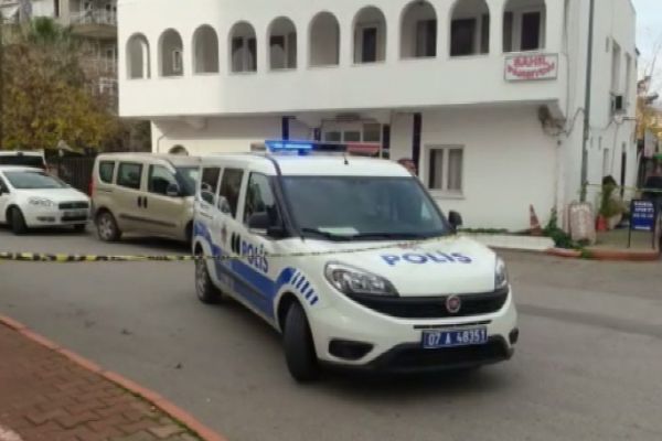 İşten çıkarılan garson dehşet saçtı: 4 kişi öldü