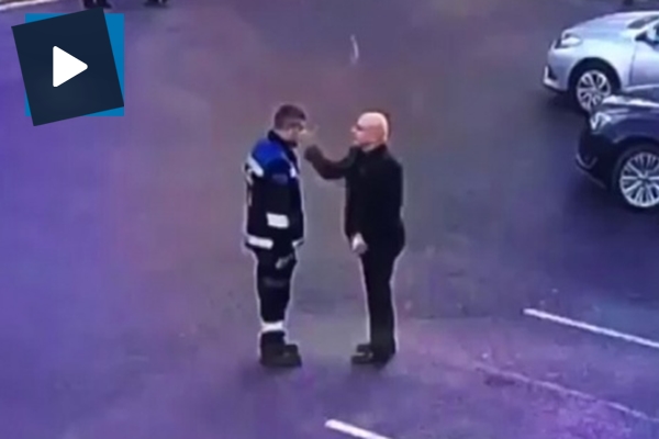 Zabıta daire başkanının zabıta memuruna dayağı kamerada