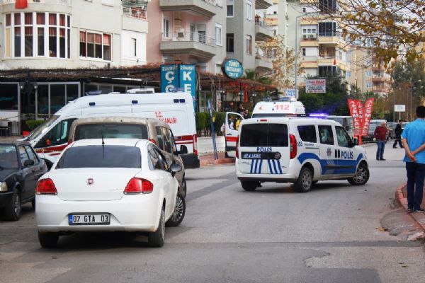 Antalya'da cinnet: 1'i kadın 4 kişi öldü