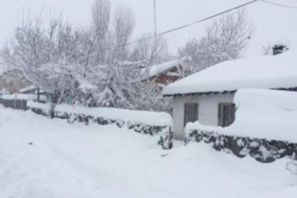 Erzincan ve Tunceli'de 33 köy yolu ulaşıma kapandı