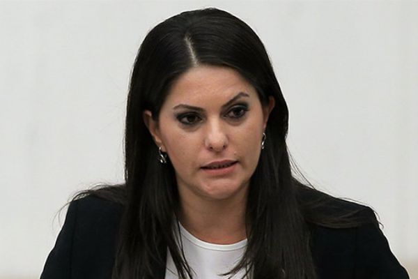 Jülide Sarıeroğlu'ndan taşeron firmalarla ilgili açıklama: Kimsenin mağdur olmasını istemiyoruz