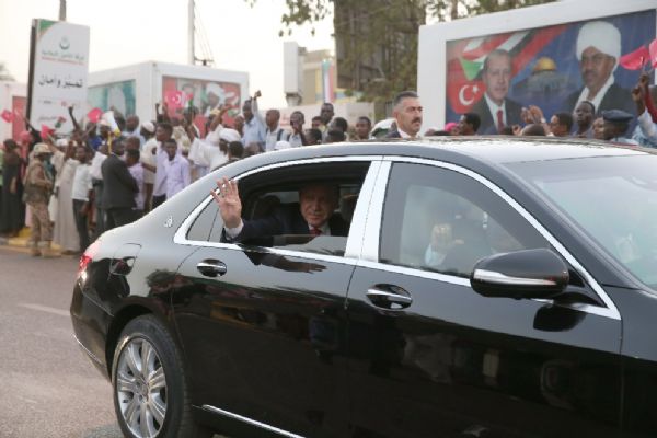 Cumhurbaşkanı Erdoğan'a Sudan'da sevgi seli