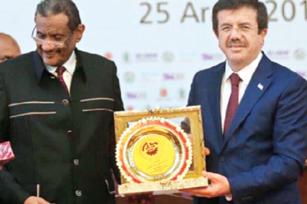 Nihat Zeybekci: Gelin yerli paralarımızı kullanalım