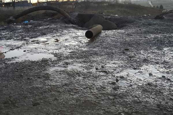 Kanalizasyona vidanjörle boşaltmışlar