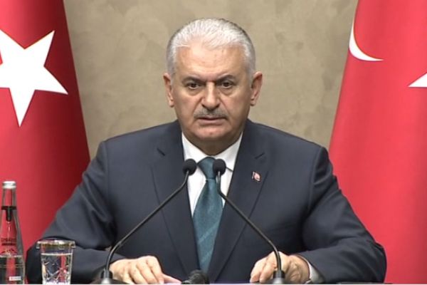 Binali Yıldırım: Darbeye karşı koyanları korumak boynumuzun borcu