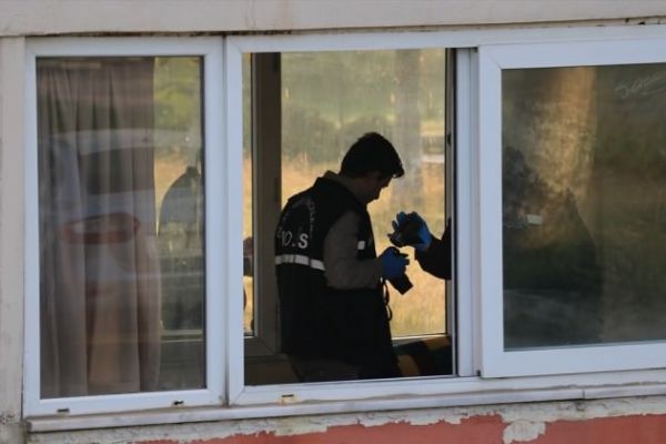 Adana'da güvenlik kulübesinde şüpheli ölüm!