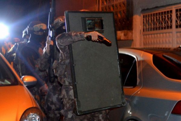 Adana'da PKK operasyonu: 13 kişi gözaltına alındı