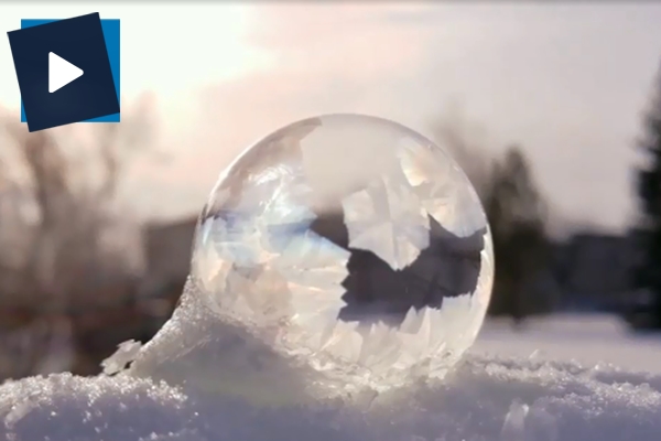 Sabun kabarcığının müthiş  donma anı kamerada