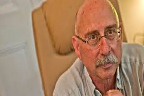 Selim Deringil kimdir