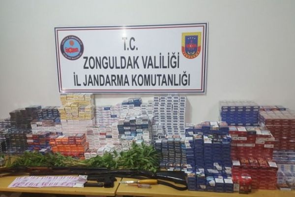 Zonguldak’ta hırsızın evinden çıkanlar şaşkına çevirdi