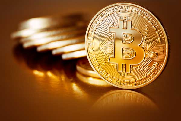 Nihat Zeybekci'den Bitcoin uyarısı: Uzak durun maceraya hevesli olmayın