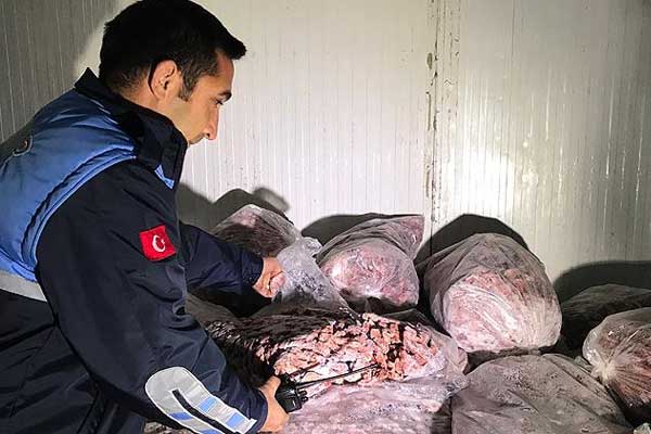 Adana'da 'kaçak tavuk kesimi' operasyonu