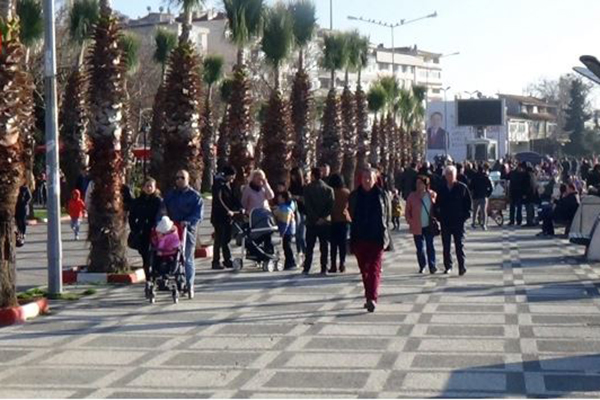 Yılın ilk gününde Silivrililer sahile akın etti