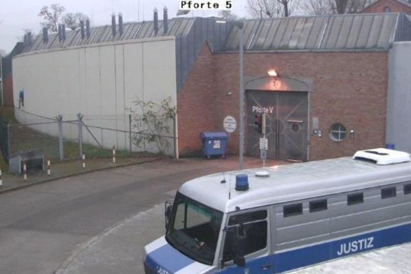 Berlin'de cezaevinden firar edenlerin sayısı 6'ya yükseldi