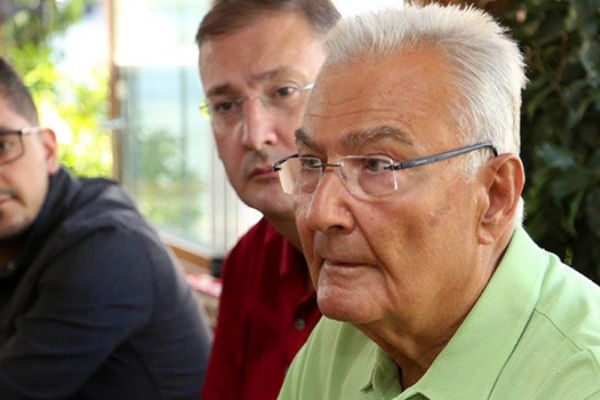 Binali Yıldırım, Deniz Baykal'ı telefonla aradı