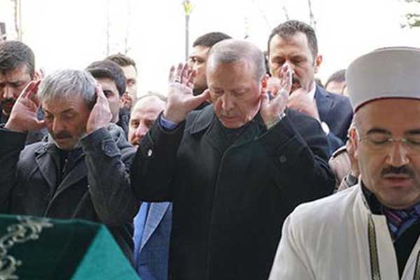 Erdoğan, kas hastası Demir'in cenazesine katıldı