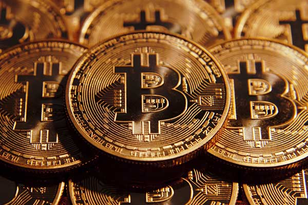 Bitcoin en düşük seviyeye indi