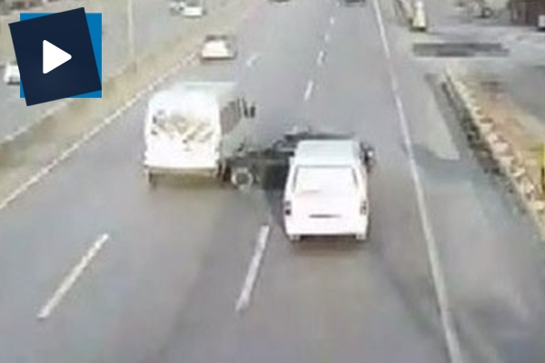 Ölümden elektrik direği kurtardı