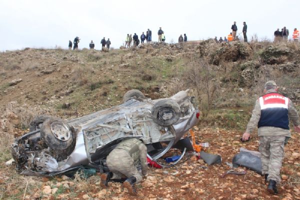 Adıyaman'da nişana giden aile kaza yaptı: 2 ölü, 5 yaralı