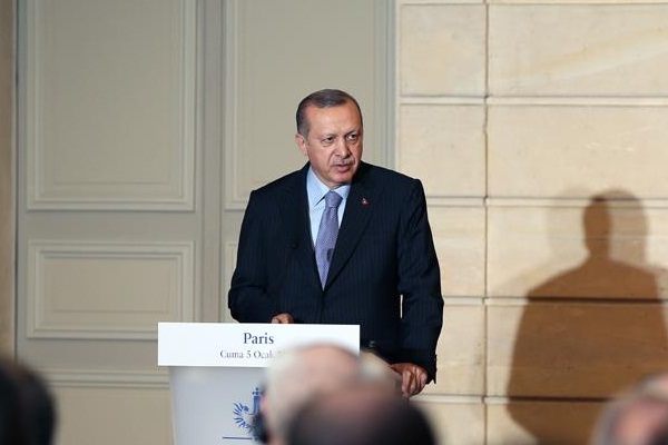 Erdoğan'dan Fransız gazeteciye: Karşınızda bunları yutacak biri yok