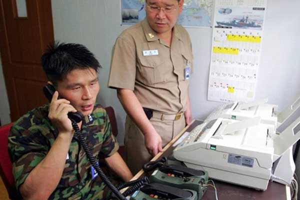 Güney Kore ve Kuzey Kore 'acil hattı' yeniden açıyor