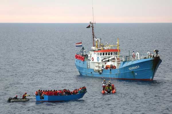 Akdeniz'de 64 kaçak göçmen boğuldu