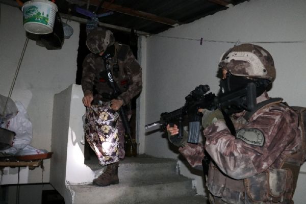 Adana'da PKK operasyonu: 9 kişi gözaltına alındı