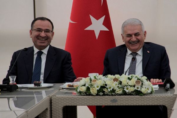 Binali Yıldırım: Gazetecinin ve siyasetçinin talili olmaz