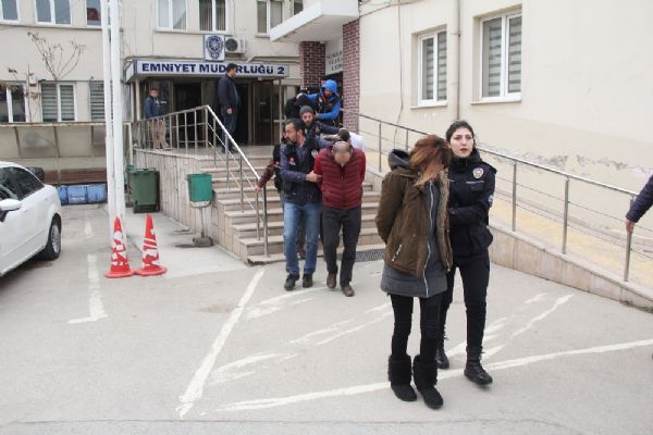 Bursa'da uyuşturucu operasyonu: 25 kişi gözaltına alındı