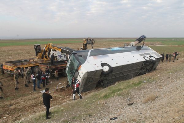 Silopi'de yolcu otobüsü devrildi: 9 kişi öldü, 28 kişi yaralandı