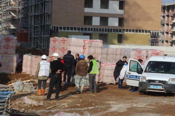 Denizli'de 17. kattan düşen inşaat işçisi hayatını kaybetti