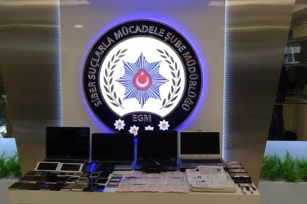 Banka hesaplarını boşaltan siber çete çökertildi!