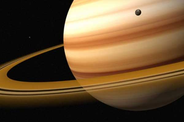 Satürn'ün uydusu Titan'da hidrokarbon gölleri