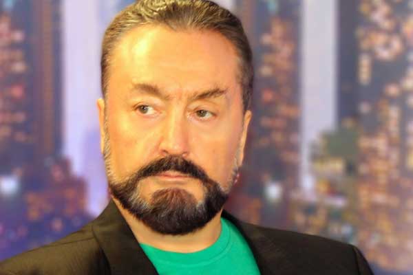 Adnan Oktar RTÜK'e 444 kez şikayet edildi. Peki neden ceza almıyor?