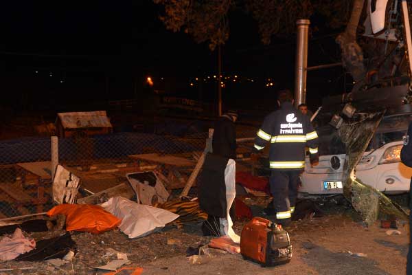 Eskişehir'de otobüs kazası: 13 ölü, 42 yaralı