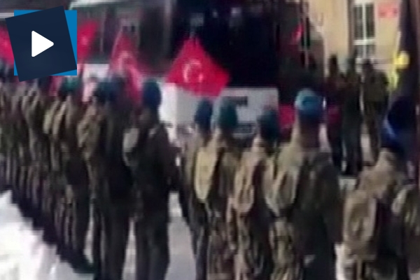 Sınır kapılarına gönderilen askerler alkışlar ve marşlar eşliğinde uğurlandı