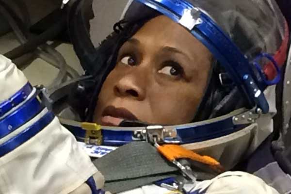 NASA, uzaya uzun dönem gidecek ilk siyahi astronotu görevden çekti