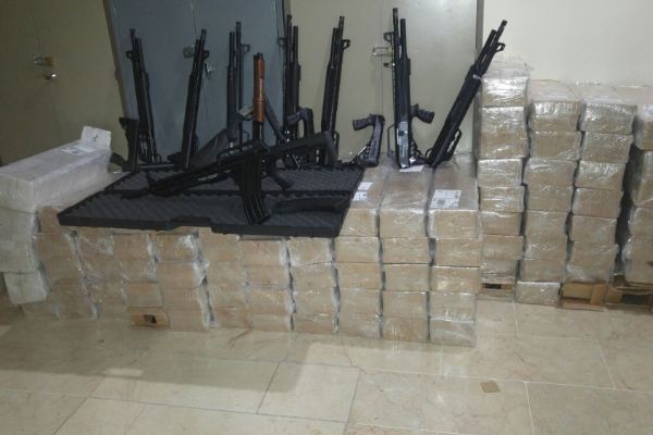 Afyonkarahisar'da polis kargoda 115 adet av tüfeği ele geçirdi