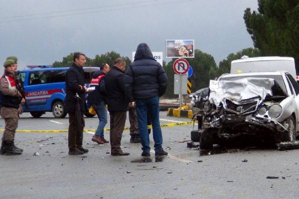 Muğla'da trafik kazası: 3 ölü, 6 yaralı