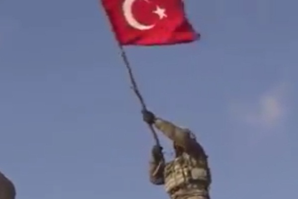 Burseya Dağı'na Türk Bayrağı böyle dikildi