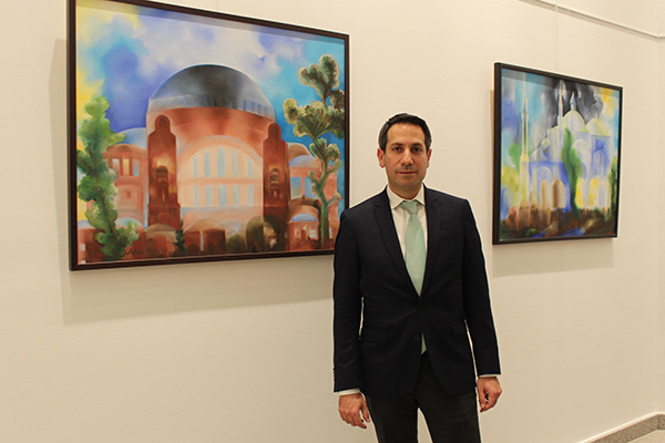 Ressam Gökhan Anlağan resim sergisi açıldı