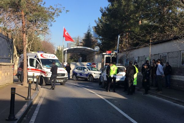 Beşiktaş'ta kaza: 1 polis yaralı