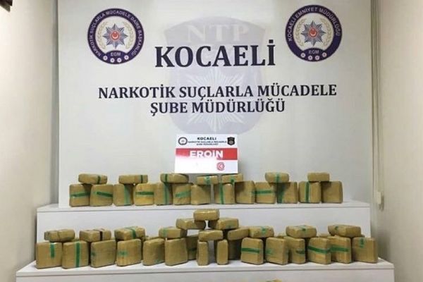 Kocaeli'nde kamyonda kilolarca uyuşturucu ele geçirildi