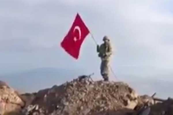 Darmık Dağı'na Türk bayrağı dikildi