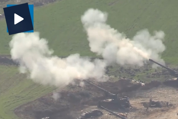 Afrin'deki terör mevzileri çoklu roketatar ve obüslerle vuruluyor