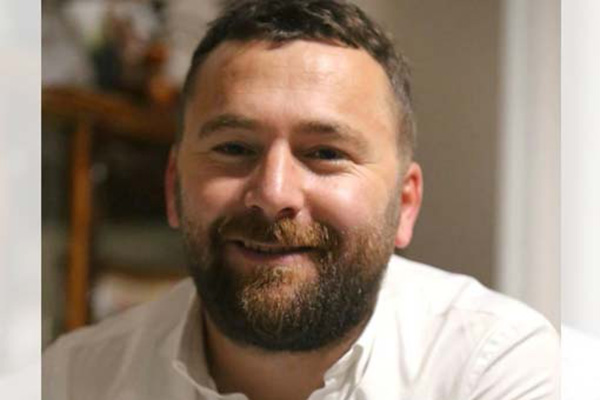 İz Gazete’nin genel yayın yönetmeni gözaltına alındı