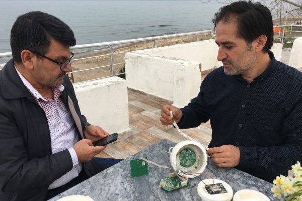 Deniz kenarında bulundu! Rus alfabesi...