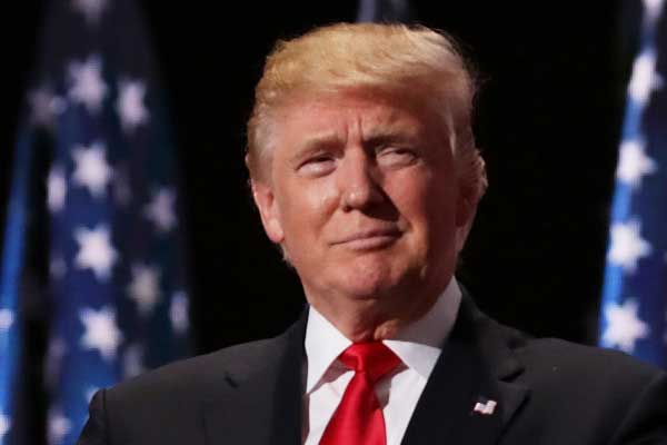 Trump'ın Göç Örgütü adayı Isaacs, Müslüman karşıtı bir ırkçı çıktı