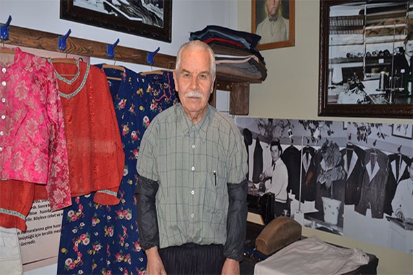 Terziliği bıraktı, 66 yıllık tüm malzemelerini müzeye bağışladı