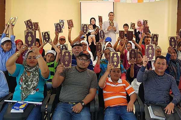 TDV'den İspanyolca Kur'an-ı Kerim meali